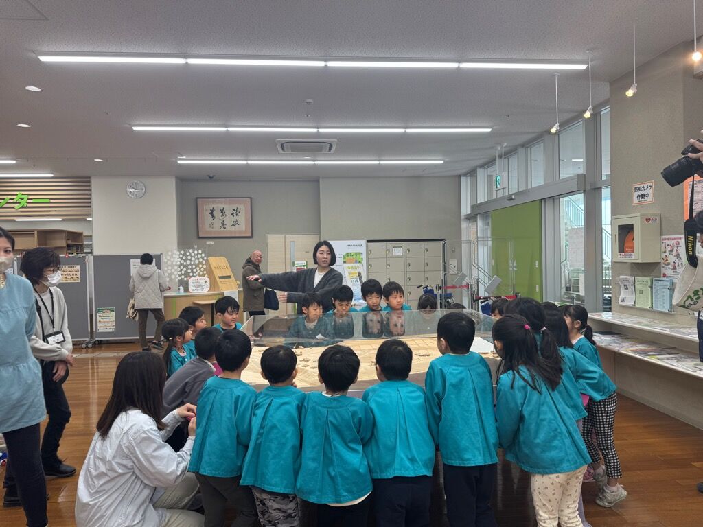 福光東部かがやき保育園の年長児さんが訪問してくれました
